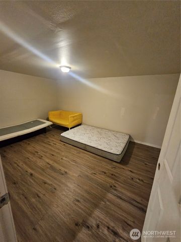 13727 37th Avenue S, Tukwila, WA 98168