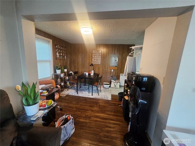 13727 37th Avenue S, Tukwila, WA 98168