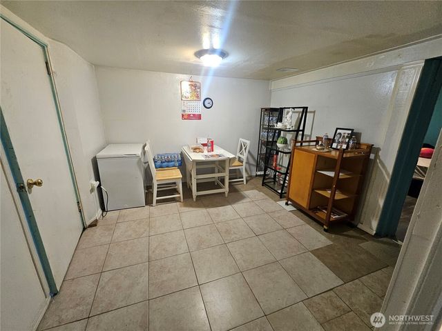 13727 37th Avenue S, Tukwila, WA 98168