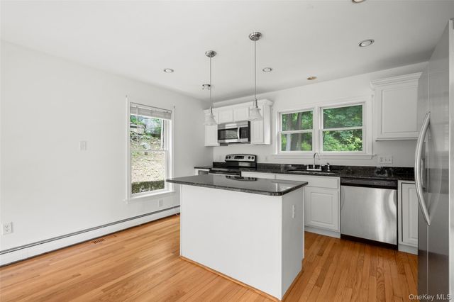 109 Tanglewylde Road, Lake Peekskill, NY 10537