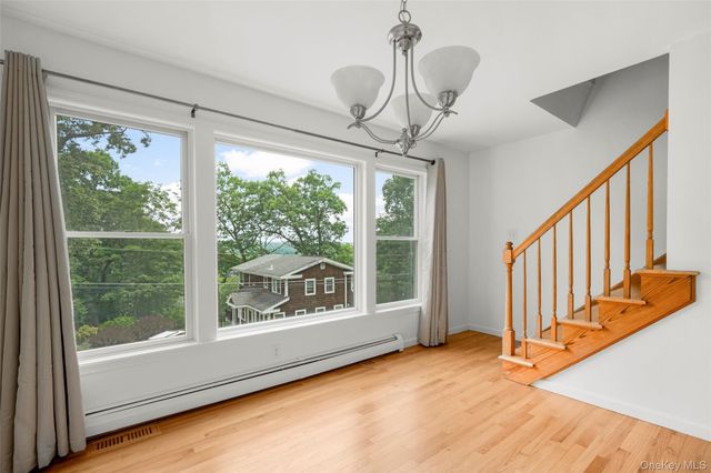 109 Tanglewylde Road, Lake Peekskill, NY 10537
