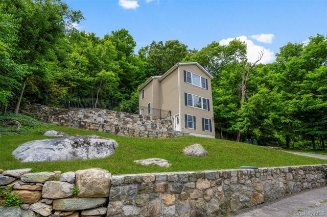109 Tanglewylde Road, Lake Peekskill, NY 10537