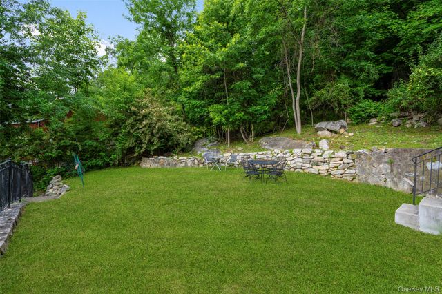 109 Tanglewylde Road, Lake Peekskill, NY 10537