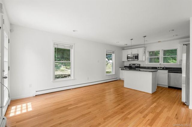 109 Tanglewylde Road, Lake Peekskill, NY 10537