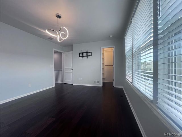 27994 Hopkins Drive, Novi, MI 48377