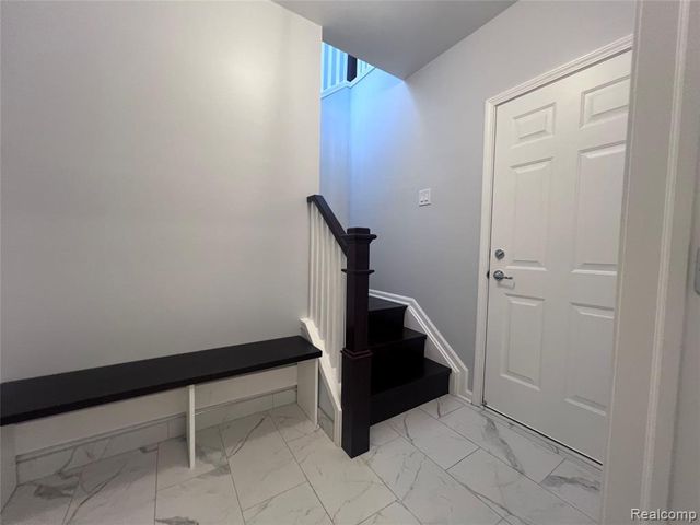 27994 Hopkins Drive, Novi, MI 48377