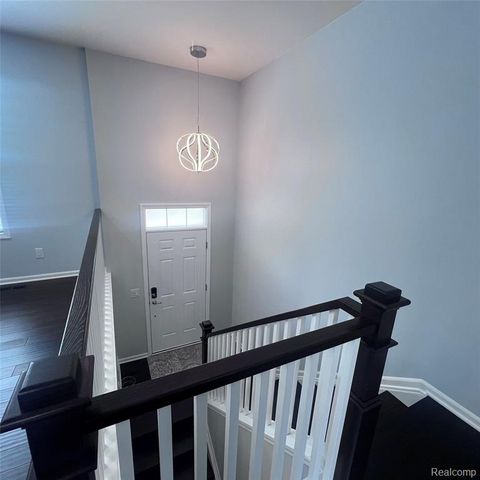 27994 Hopkins Drive, Novi, MI 48377