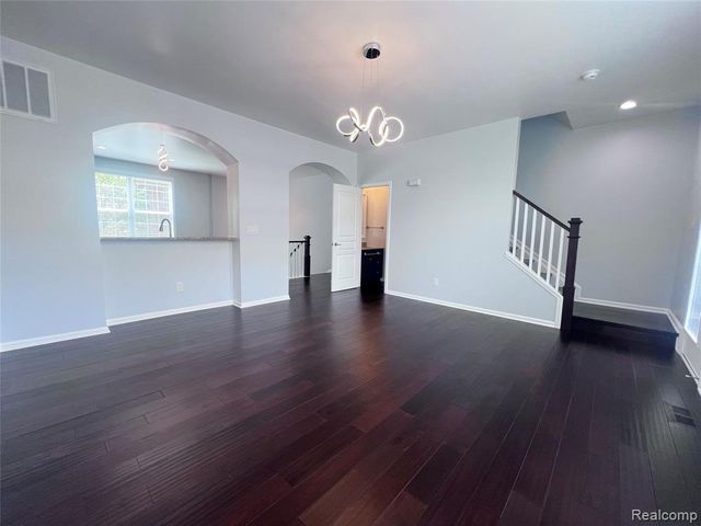 27994 Hopkins Drive, Novi, MI 48377