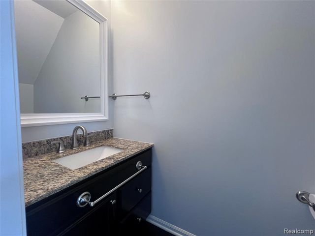 27994 Hopkins Drive, Novi, MI 48377