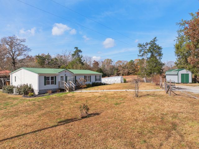 875 Lindsey Rd, Parsons, TN 38363