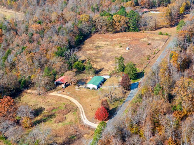 875 Lindsey Rd, Parsons, TN 38363