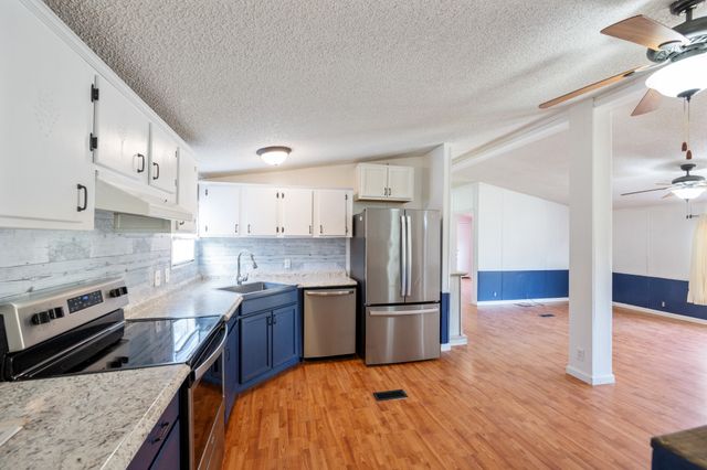 875 Lindsey Rd, Parsons, TN 38363