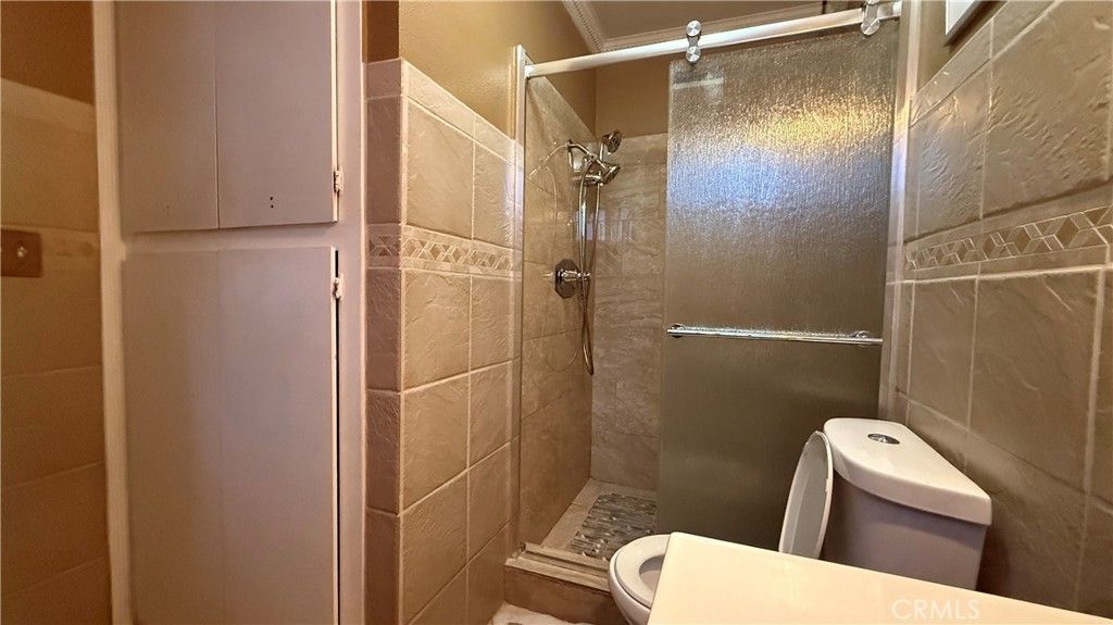 Image 12 of property listing at 7904 Laurel Canyon 12, North Hollywood, CA 91605