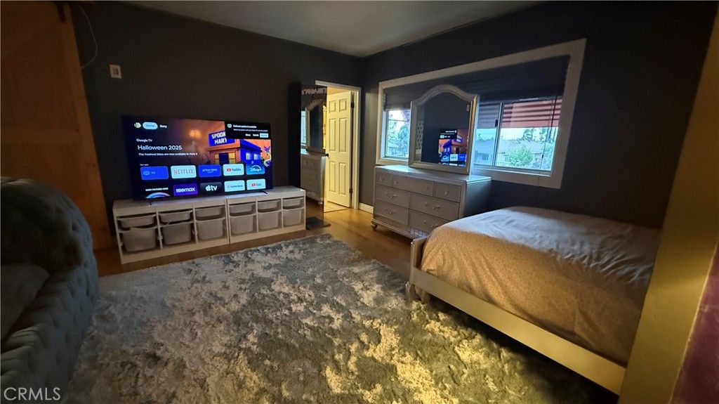 Image 7 of property listing at 7904 Laurel Canyon 12, North Hollywood, CA 91605