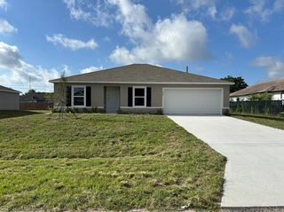 934 SW Mcdevitt Avenue, Port St Lucie, FL 34953