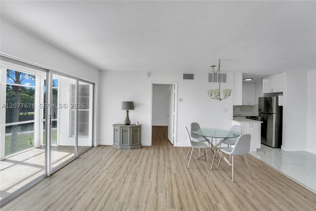 2970 NE 16th Ave 214, Oakland Park, FL 33334