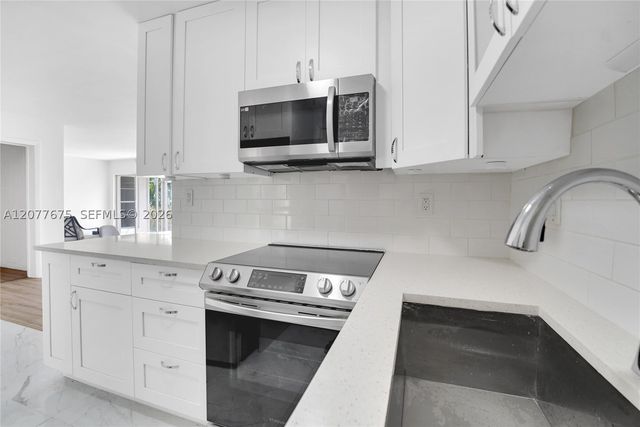 2970 NE 16th Ave 214, Oakland Park, FL 33334