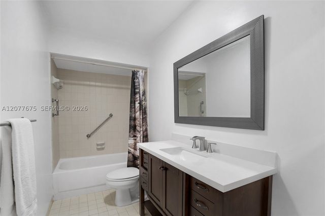 2970 NE 16th Ave 214, Oakland Park, FL 33334