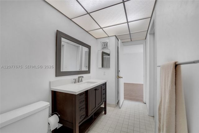 2970 NE 16th Ave 214, Oakland Park, FL 33334