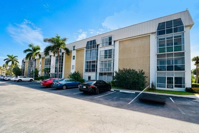 2970 NE 16th Ave 214, Oakland Park, FL 33334