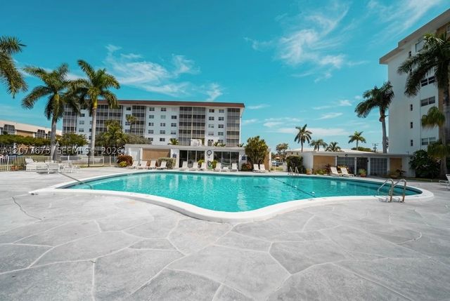2970 NE 16th Ave 214, Oakland Park, FL 33334