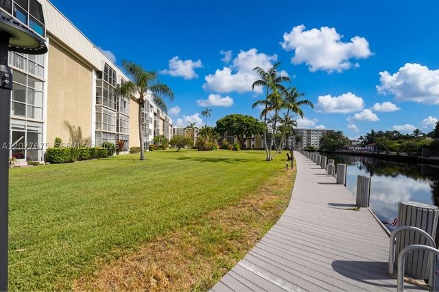 2970 NE 16th Ave 214, Oakland Park, FL 33334
