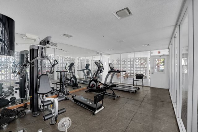 2970 NE 16th Ave 214, Oakland Park, FL 33334