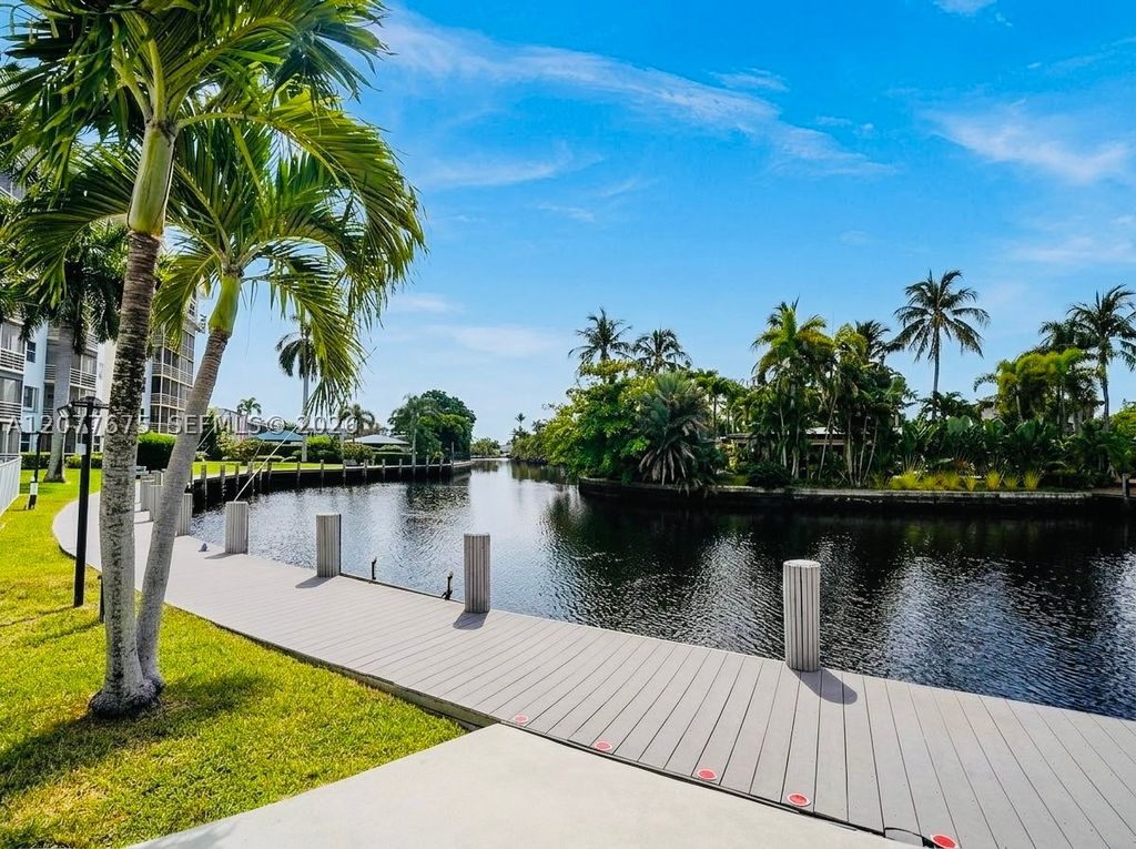 2970 NE 16th Ave 214, Oakland Park, FL 33334