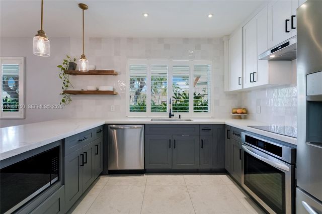 2225 SW 19th Ave, Miami, FL 33145