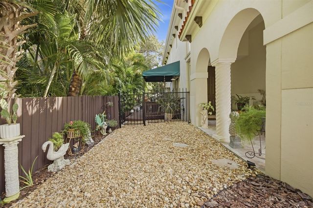 5218 BAYSHORE BOULEVARD 4, Tampa, FL 33611