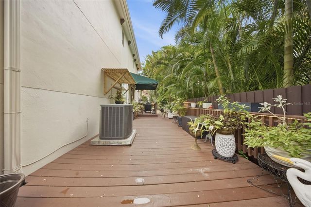 5218 BAYSHORE BOULEVARD 4, Tampa, FL 33611