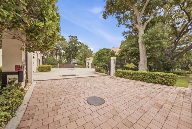 5218 BAYSHORE BOULEVARD 4, Tampa, FL 33611
