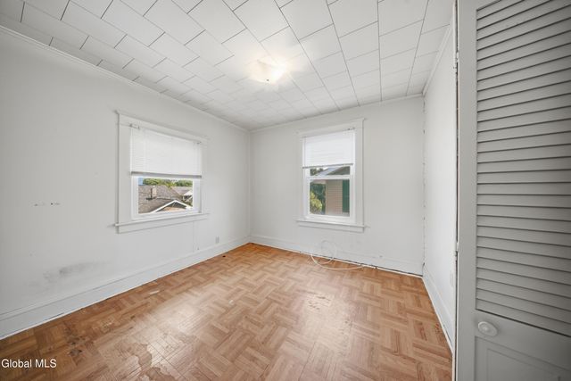 29 Tillinghast Avenue, Menands, NY 12204