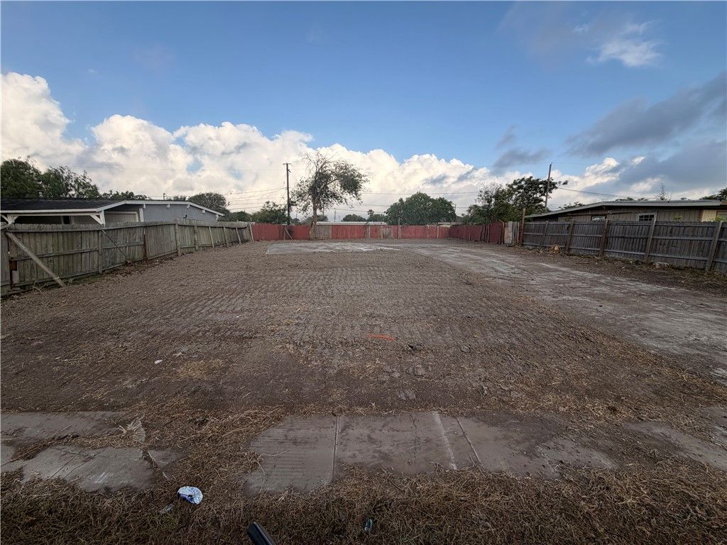 925 Virgil Dr, Corpus Christi, TX 78412 — exterior