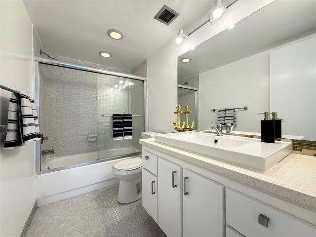 1160 N Federal Hwy 924, Fort Lauderdale, FL 33304