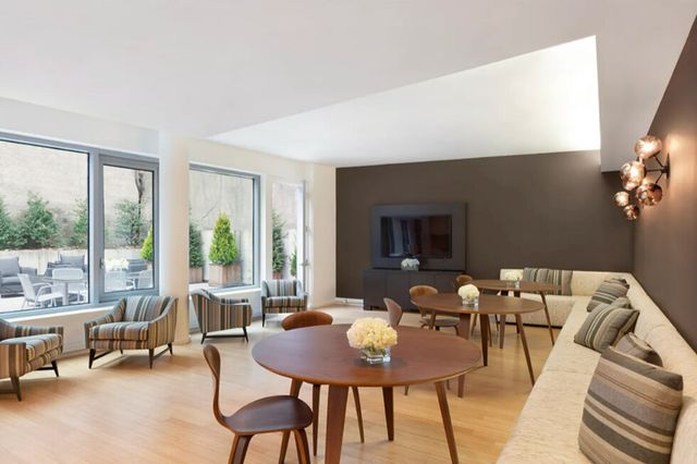 425 W 53rd St Apt 706, New York City, NY 10019