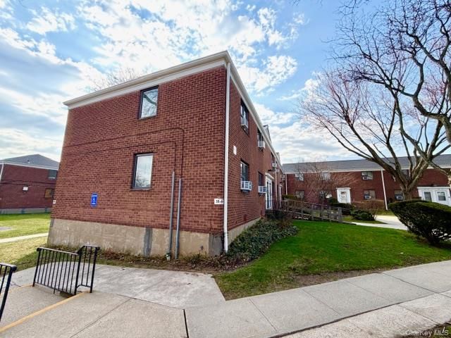 67-29 Bell Boulevard 2, Bayside, NY 11364