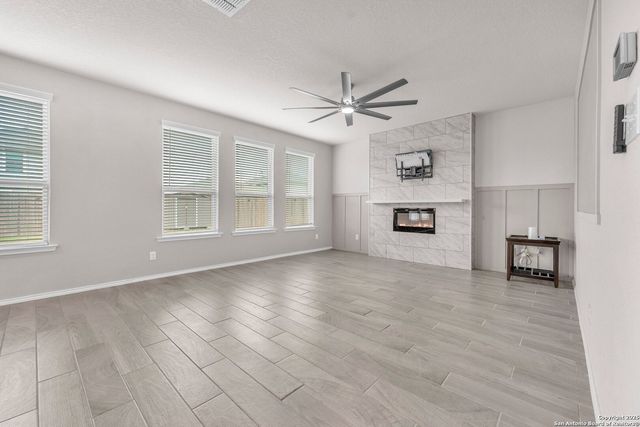 2448 Hiddenbrooke Trce, Seguin, TX 78155