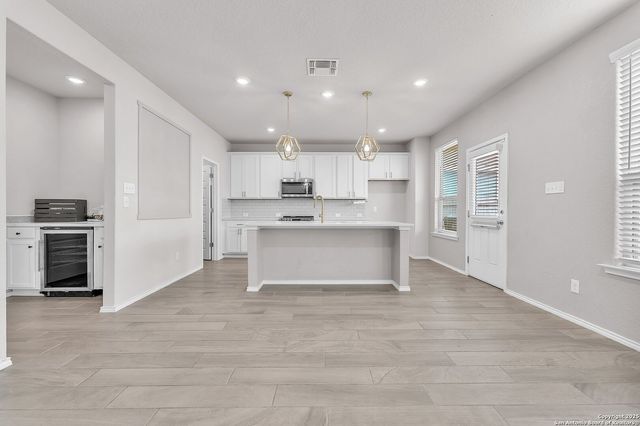 2448 Hiddenbrooke Trce, Seguin, TX 78155