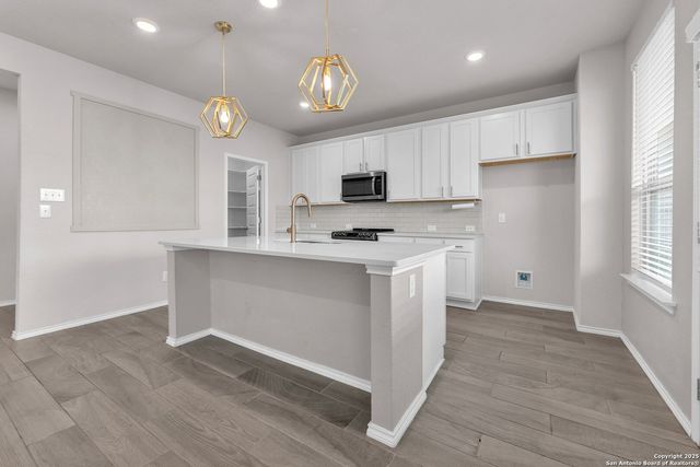 2448 Hiddenbrooke Trce, Seguin, TX 78155