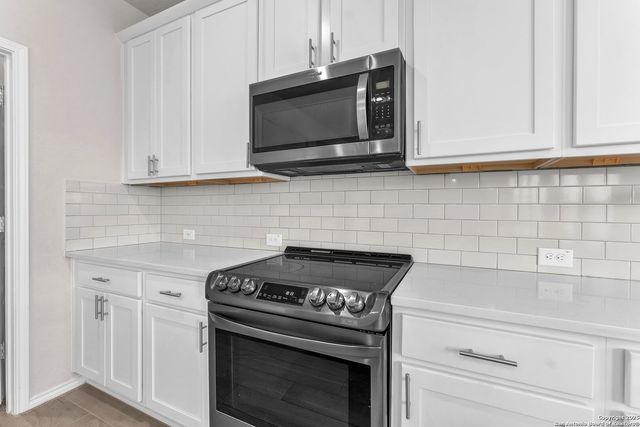 2448 Hiddenbrooke Trce, Seguin, TX 78155