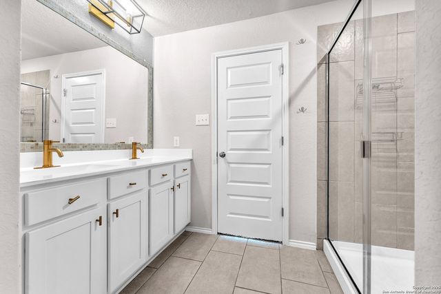 2448 Hiddenbrooke Trce, Seguin, TX 78155