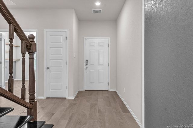 2448 Hiddenbrooke Trce, Seguin, TX 78155