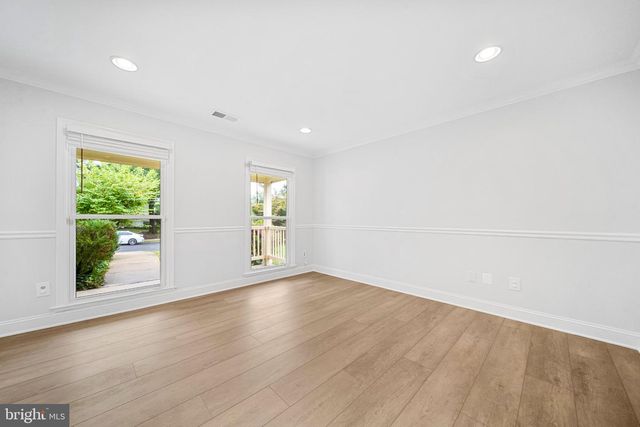 7827 BOLD LION LN, Alexandria, VA 22315