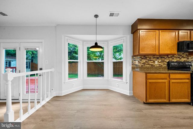 7827 BOLD LION LN, Alexandria, VA 22315