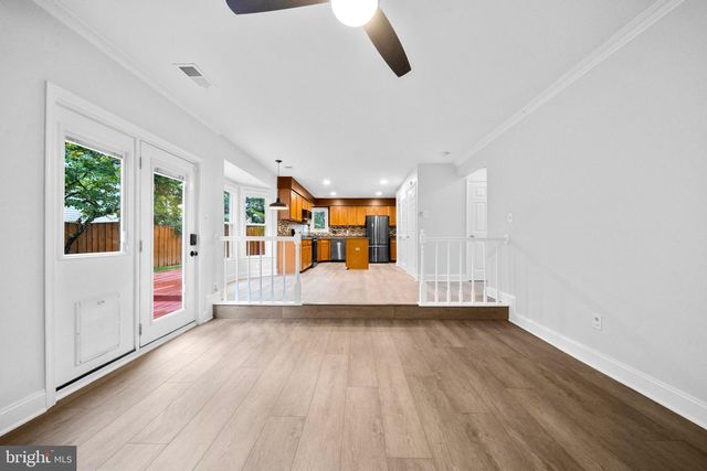 7827 BOLD LION LN, Alexandria, VA 22315