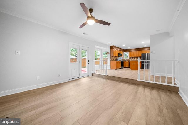 7827 BOLD LION LN, Alexandria, VA 22315