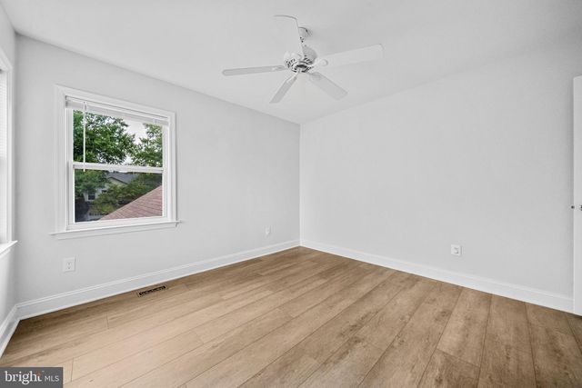 7827 BOLD LION LN, Alexandria, VA 22315