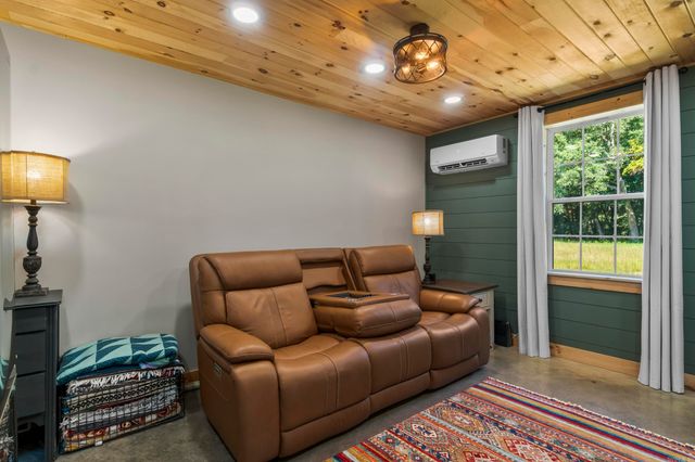 108 Adams Dr, Pangburn, AR 72121