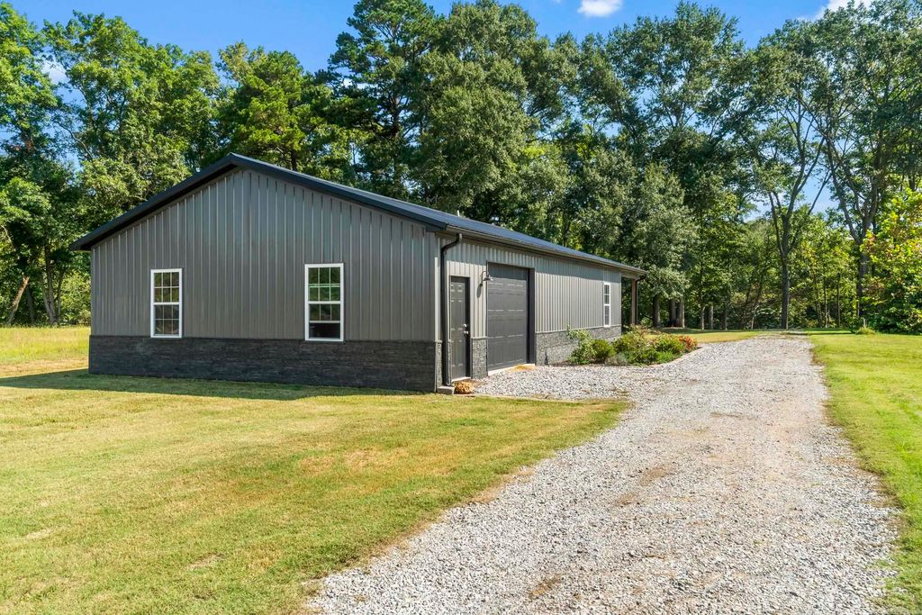 108 Adams Dr, Pangburn, AR 72121